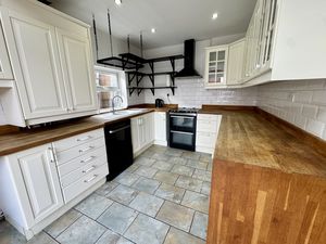 Kitchen- click for photo gallery